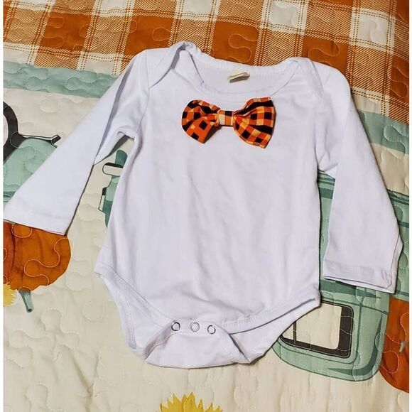 NWOT INFANT BOYS ONE PIECE - Picture 1 of 3